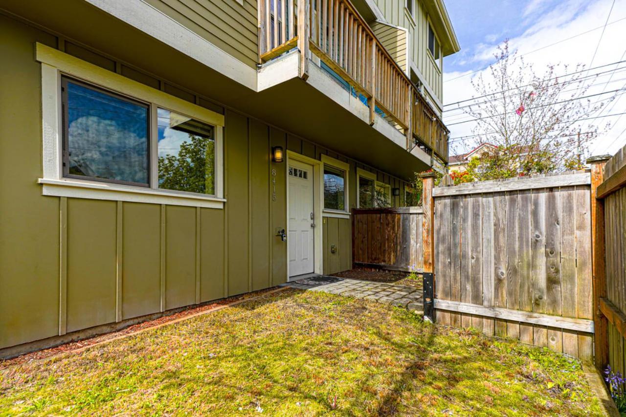 Stylish North Seattle Townhouse- Dual Master Suites Exterior photo